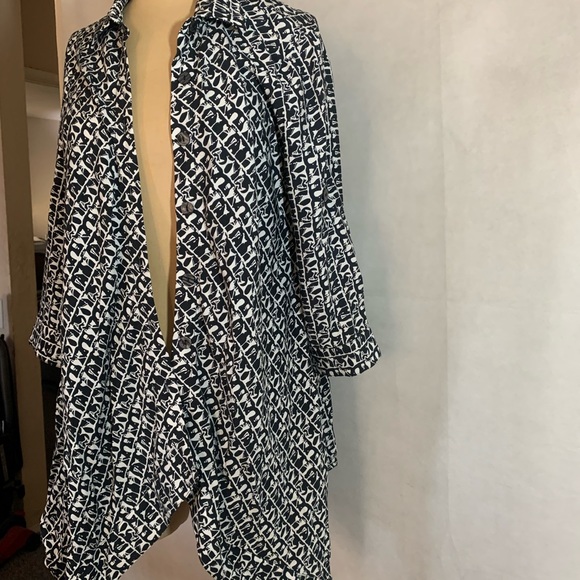 Cubism Los Angeles 3/4 Sleeve Button Down Blouse - Size M - Picture 2 of 9